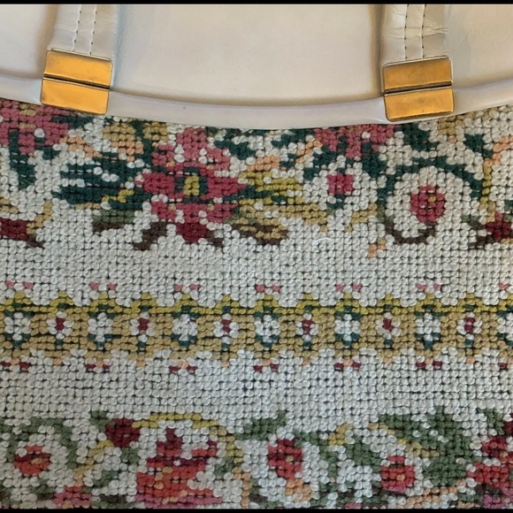 Vintage 1960s Carpet Bag Needlepoint Floral Handbag - Picture 3 of 11